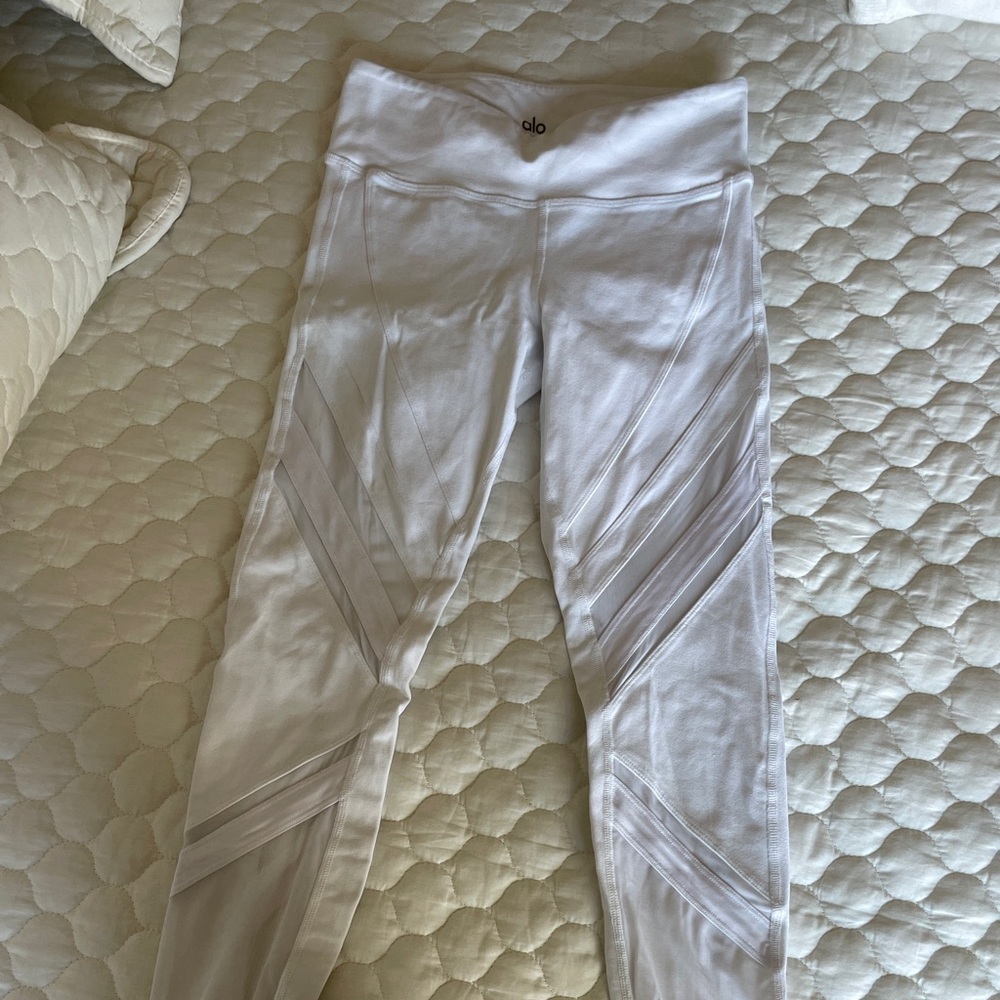 ALO yoga white leggings